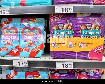 pieluchomajtki pampers premium care 5 44 sztuki