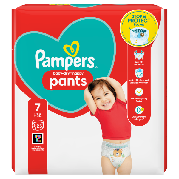 zawijanie kota w pampers